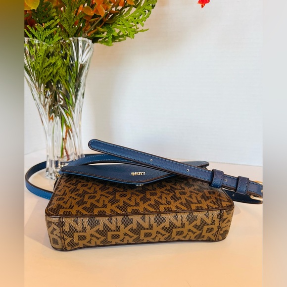 DKNY Mini “Sloana” Crossbody Shoulder Flap Logo Bag Blue/Brown Signature - Picture 8 of 11
